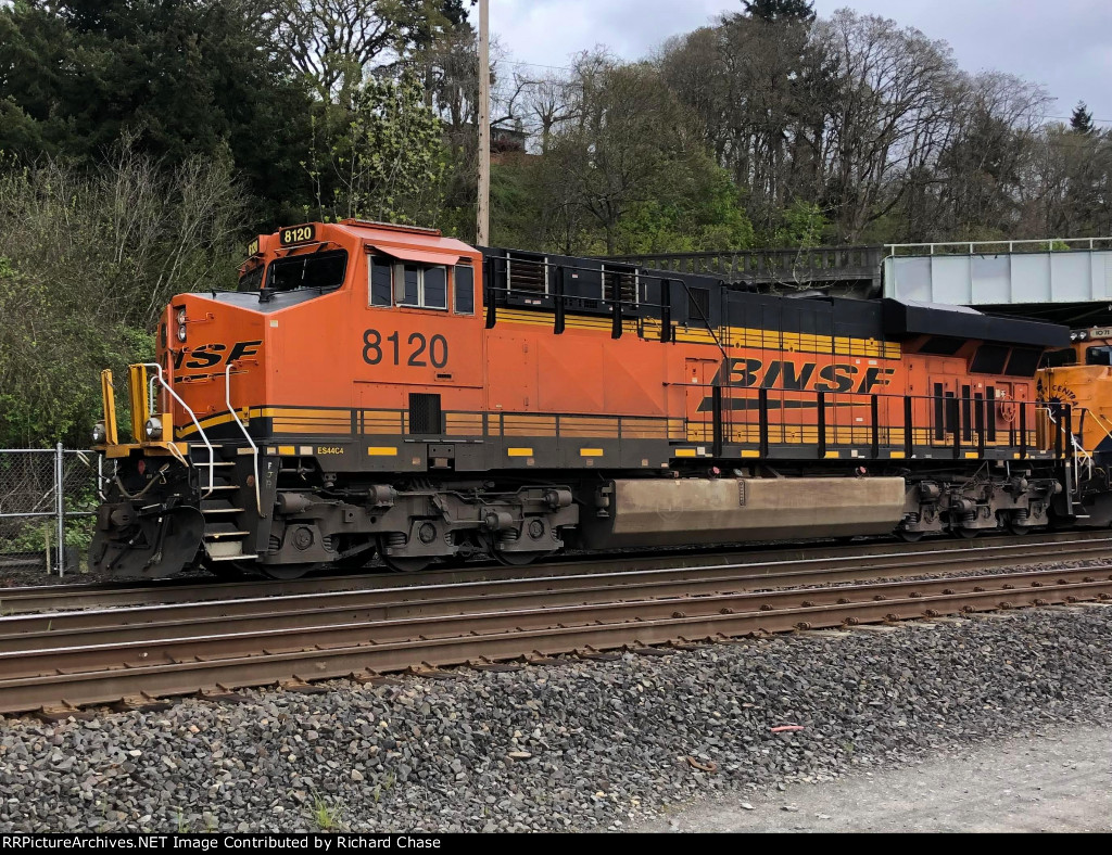 BNSF 8120